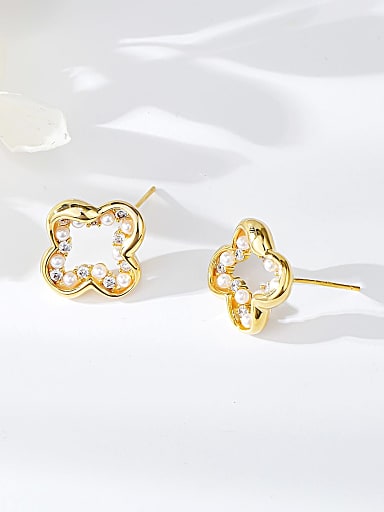 Brass Imitation Pearl Flower Trend Stud Earring
