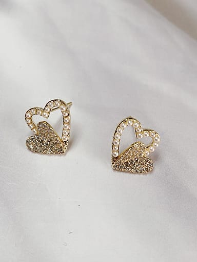 Brass Imitation Pearl Heart Trend Stud Earring