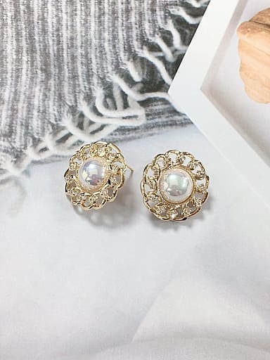 Zinc Alloy Imitation Pearl Cone Minimalist Stud Earring