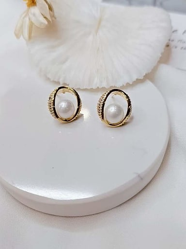 Brass Imitation Pearl Oval Minimalist Stud Earring