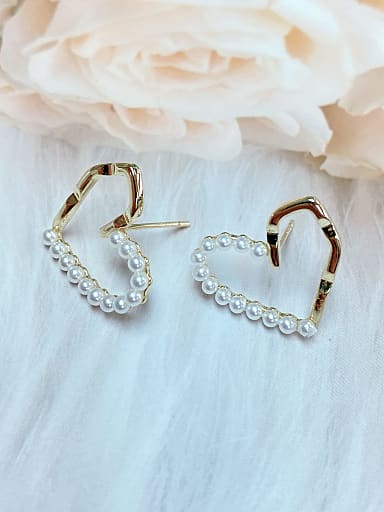 Brass Imitation Pearl Heart Trend Stud Earring