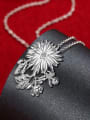thumb Fashion Chrysanthemum Flower Women Necklace 2