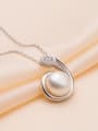 thumb Fashion Freshwater Pearl Six-shaped Necklace 2