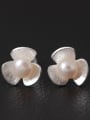 thumb Flower Freshwater Pearls stud Earring 1