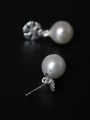 thumb Simple Shell Pearl Little Snowflake 925 Silver Stud Earrings 2