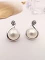 thumb 2018 2018 Fashion Freshwater Pearl stud Earring 0