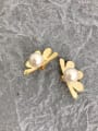 thumb Copper Imitation Pearl White Flower Minimalist Removable Stud Earring 2