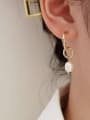 thumb Brass Imitation Pearl Geometric Vintage Huggie Earring 1