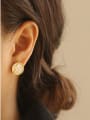 thumb Brass Shell Round Vintage Stud Earring 1