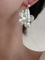 thumb Brass Imitation Pearl Flower Minimalist Drop Earring 1