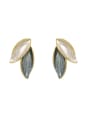 thumb Brass Shell Leaf Trend Stud Earring 2