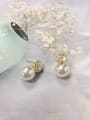 thumb Brass Imitation Pearl Flower Minimalist Stud Earring 0