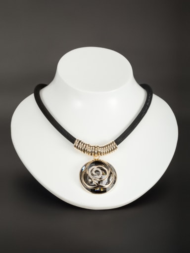Blacksmith Made Gold Plated Crystal Round Necklace