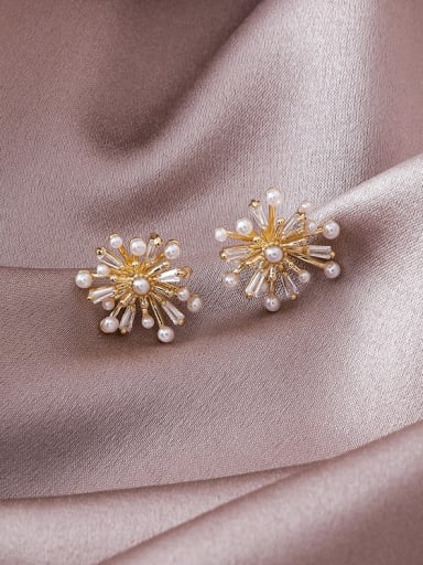 Alloy With Gold Plated Fashion Flower Earrings