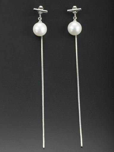 A Platinum Plated Stylish Pearl Drop drop Earring Of Round