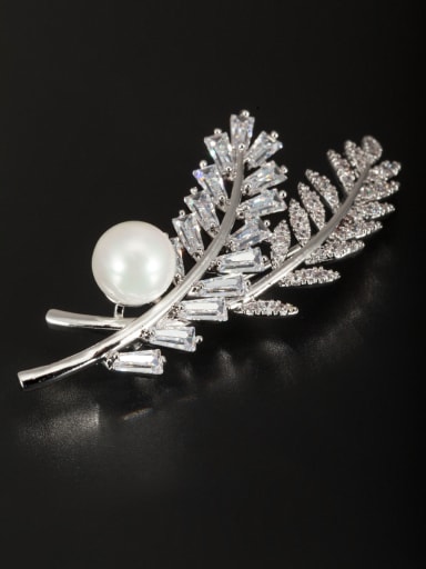 Model No XY08978 Platinum Plated Round White Pearl Beautiful Lapel Pins & Brooche