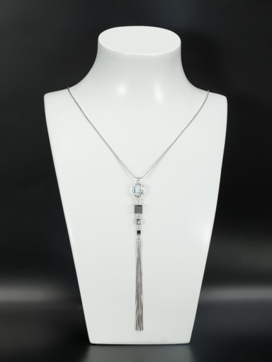 A Platinum Plated Stylish Zircon Necklace Of chain