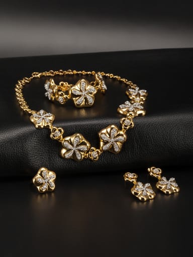 Personalized Gold Plated Zinc Alloy White Flower Rhinestone 4 Pieces Set