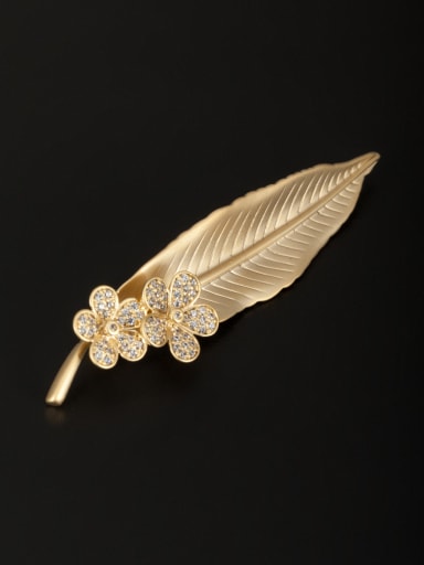 The new Gold Plated Zircon Flower Lapel Pins & Brooche with White