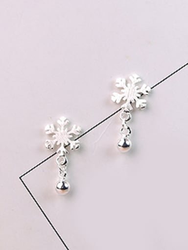 Fashion Tiny Snowflake Stud Earrings