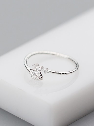 Fashionable Leaf Shaped S925 Silver Rhinestone Ring