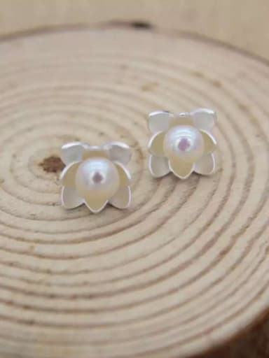 Exquisite Flower Shaped Artificial Pearl Stud Earrings