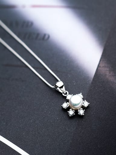 Fashionable Flower Shaped Artificial Pearl S925 Silver Pendant
