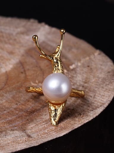 Fashionable Freshwater Pearl Snail-shape Opening Ring