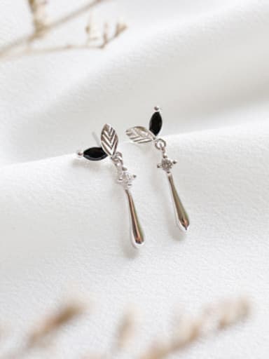 925 Sterling Silver With Platinum Plated Cute Leaf Stud Earrings