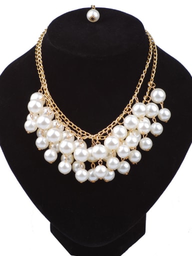 Elegant White Imitation Pearls Gold Plated Alloy Necklace