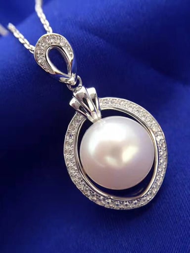 Simple Freshwater Pearl Oval Necklace