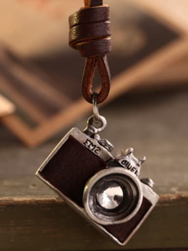 Exquisite Camera Cownhide Leather Necklace