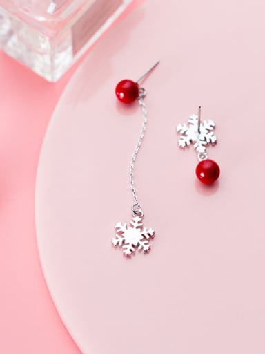 Christmas jewelry: Sterling Silver Snowflake synthetic pearl asymmetrical eardrop