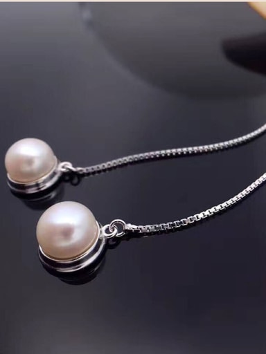 Simple Freshwater Pearl threader earring