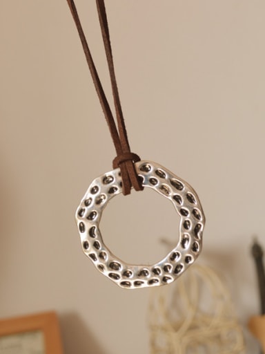Women Delicate Round Shaped Necklace