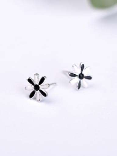 Tiny Flower Elegant Stud Earrings