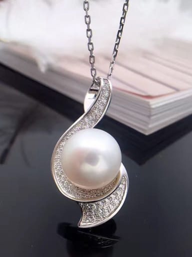 Freshwater Pearl Geometric shaped Necklace