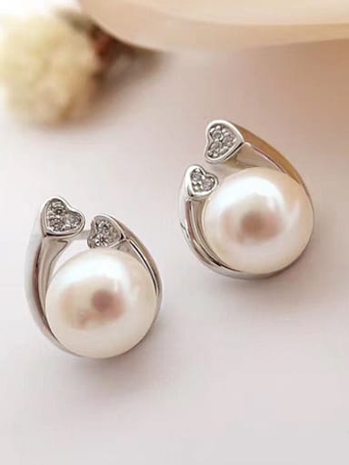 Double Heart-shaped Freshwater Pearl stud Earring