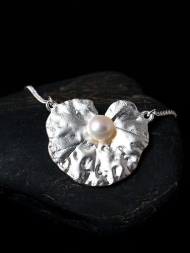 Freshwater Pearl Lotus Leaf-shape Pendant Necklace