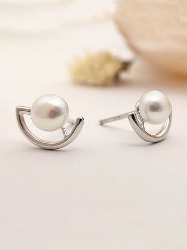 Freshwater Pearl Hollow Crescent stud Earring