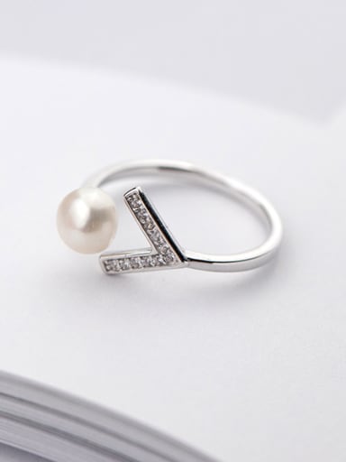 Temperament Open Design V Shaped Artificial Pearl Ring