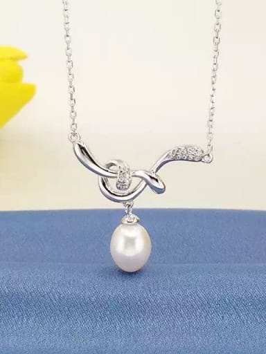 Fashion Freshwater Pearl Swan Necklace