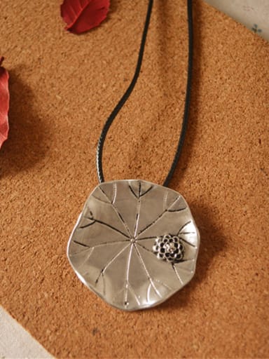 Vintage Women Lotus Leaf Shaped Necklace