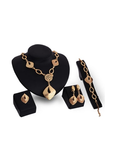 2018 2018 2018 Alloy Imitation-gold Plated Vintage style Hollow Four Pieces Jewelry Set