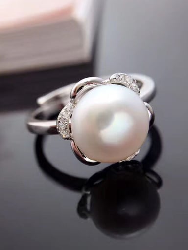 Fashion Freshwater Pearl Flower Ring