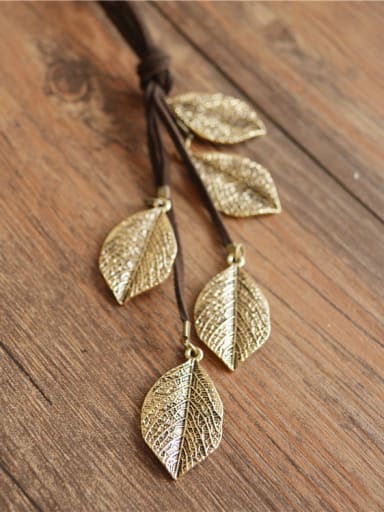Retro Style Leaf Shaped Necklace