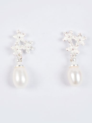 All-match Flower Shaped Freshwater Pearl Earrings