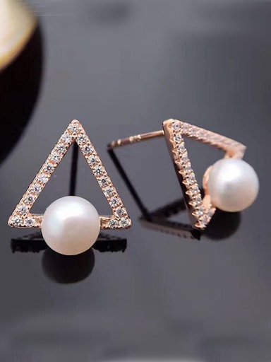 Freshwater Pearl Hollow Triangle stud Earring