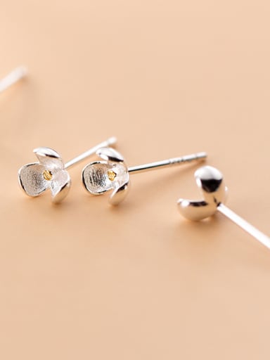 925 Sterling Silver With Platinum Plated Simplistic Flower Stud Earrings