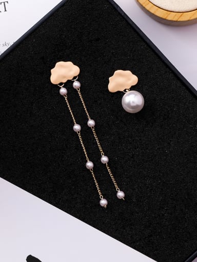 Alloy With  asymmetric  Imitation Pearl clouds Stud Earrings